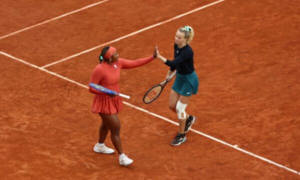 Circuito feminino de tênis atinge igualdade na premiação e reduz calen