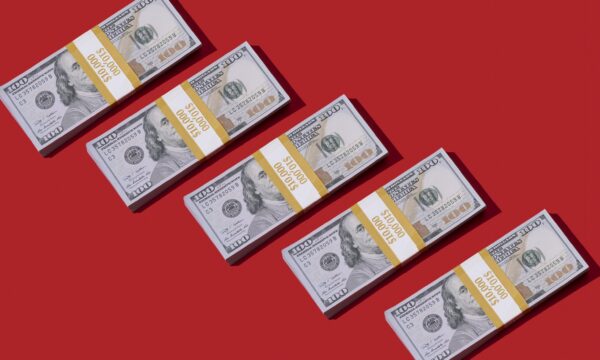 Dólar a R$ 4,50 após a eleição? O que os bancos internacionais veem para a moeda