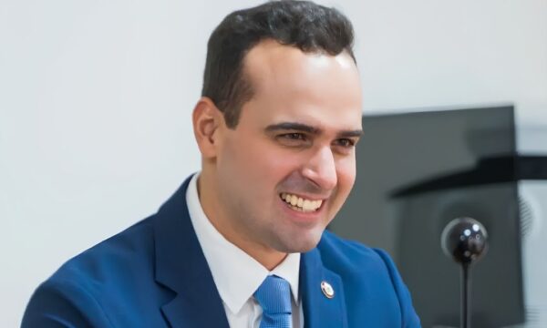 Eleições 2026: Lucas Ribeiro é reeleito governador da Paraíba no primeiro turno