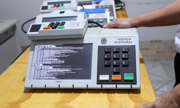 Forças Armadas mobilizam 26,5 mil militares para apoiar eleições neste domingo