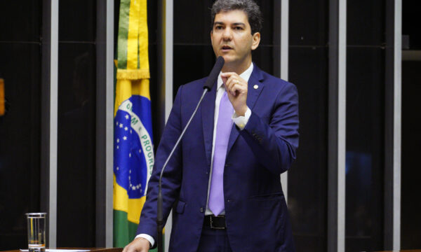 Eduardo Braide (PSD) é eleito governador do Maranhão no primeiro turno