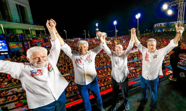 Com chapa de ex-governadores e apoio de Lula, Jerônimo busca manter o