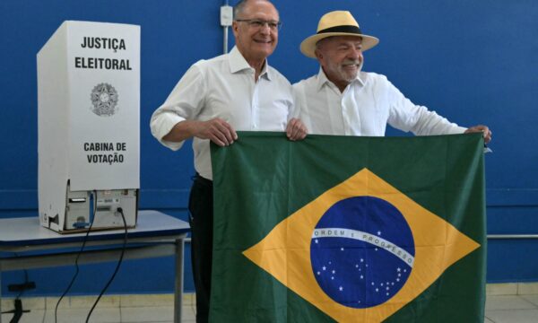 Lula vota em São Bernardo do Campo neste domingo