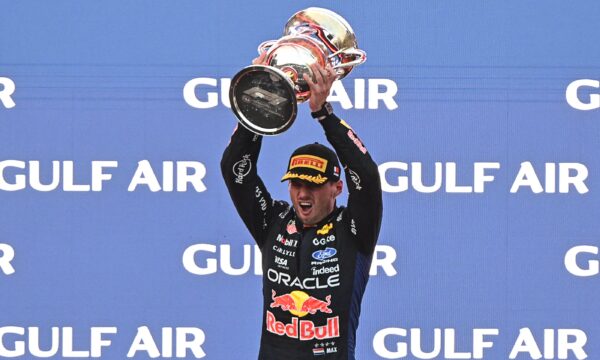 Bahrein na Malásia: Verstappen volta a vencer e Antonelli fica ainda m