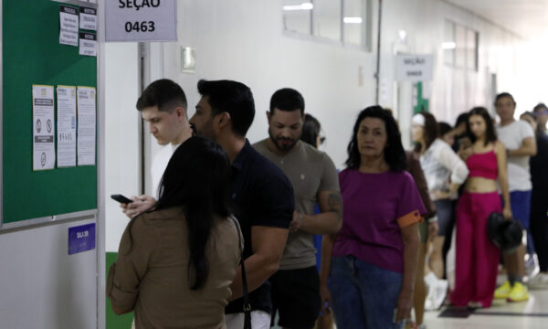 Eleições 2026: Eleitores ficam no escuro após falta de energia em cidades de MS