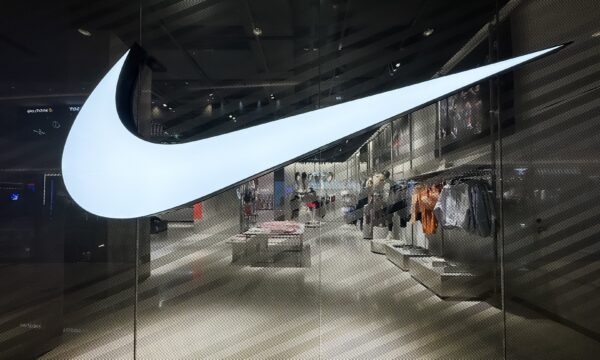 Nike: lucro em queda coloca em xeque 24 anos seguidos de aumento nos d