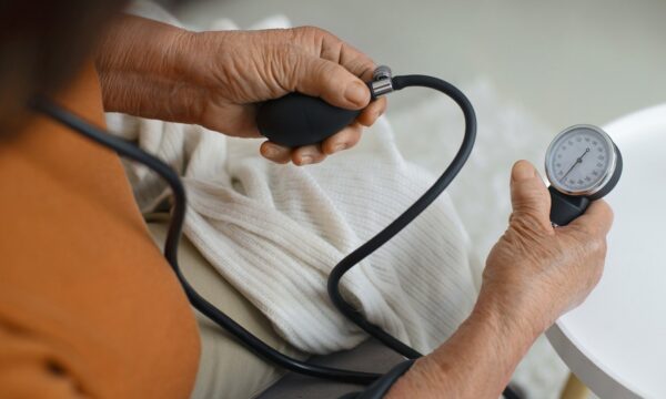 Hipertensão ‘silenciosa’: quase 6 em cada 10 pessoas não sabem que têm pressão alta