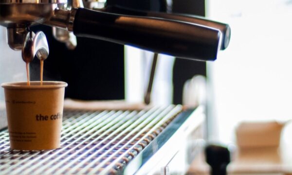 Café grátis, lançamentos e novidades para celebrar o Dia Internacional