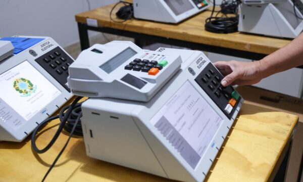 Recorde de 134.797 brasileiros estão convocados para votar amanhã em Portugal